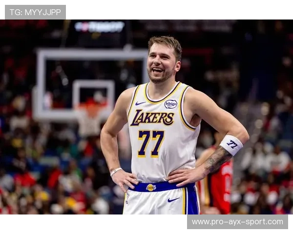 东契奇完美助攻，送上暴扣精彩传球